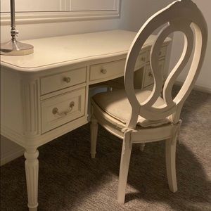 white desk with chair